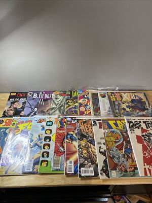 Lot Of 20 Comics Marvel, DC And More