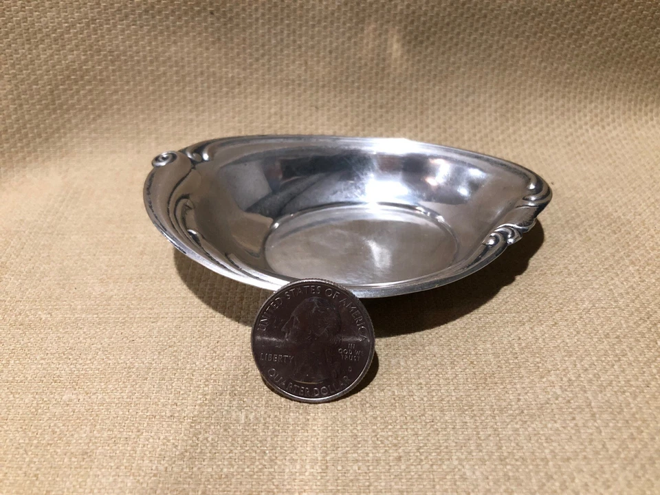 Vintage Wallace Sterling Silver Salt Cellar 2 5/8" Wide - Image 4 of 4