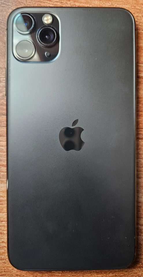 Apple iPhone 11 Pro Max 256GB Space Gray SIMlocked Good Condition - Image 2 of 4