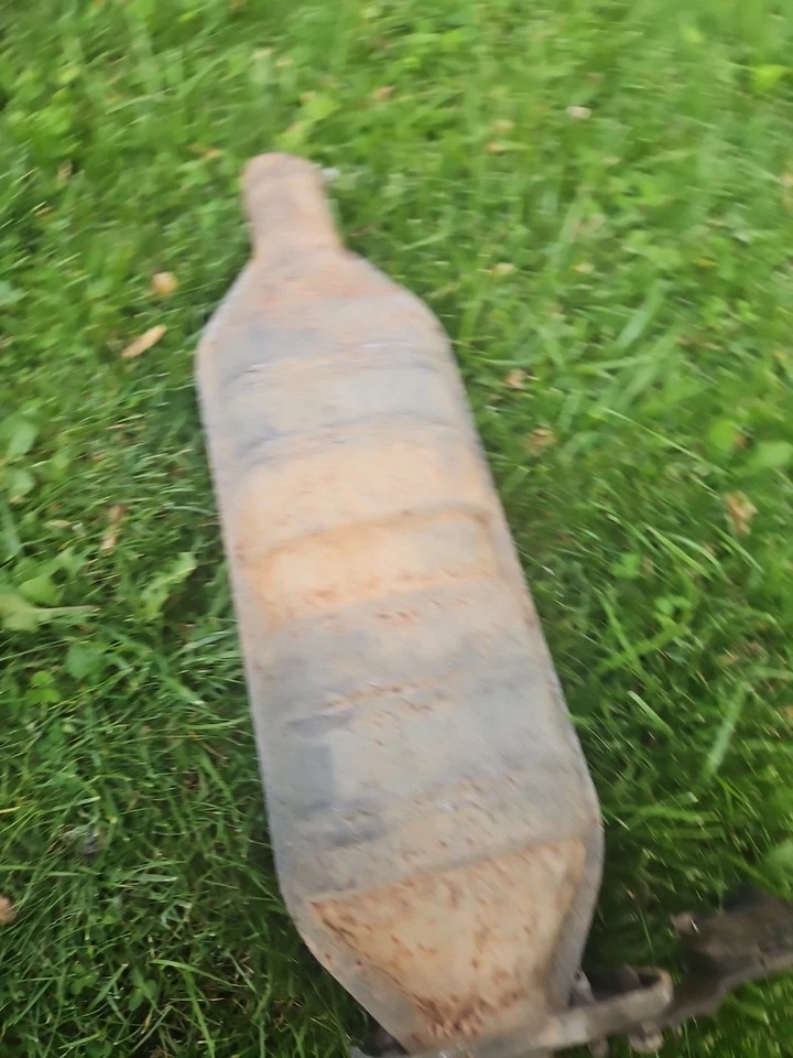 87 88 89 90 91 92 Cadillac Brougham Fleetwood Silenciador Convertidor Catalítico Chatarra  Foto 4 de 4