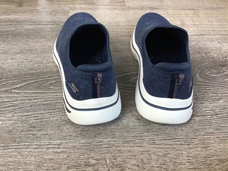 Skechers Mujer Relajado Arco Ajuste Grateful Azul Marino/Blanco 124401W Talla 10 Ancho Foto 3 de 4