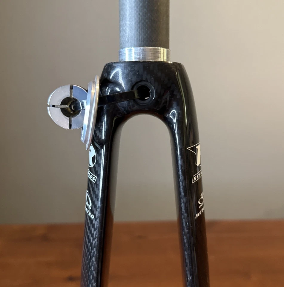 Reynolds Ouzo Pro Fork 700c Integrated 1-1/8” Threadless Carbon Steerer - Image 2 of 4