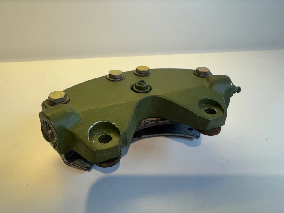 Bonita pinza de freno Cleveland 37-200-2 451-717 limpia resellada Aztec PA23 Foto 2 de 4