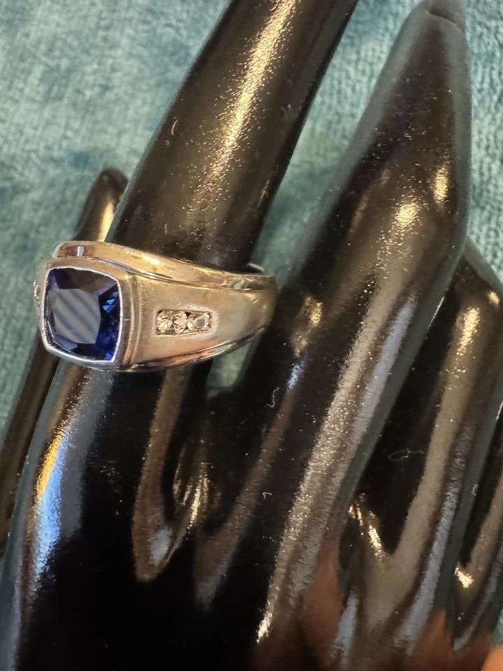 Мужское кольцо с натуральным сапфиром и драгоценными камнями серебро 925 пробы - Изображение 3 из 4