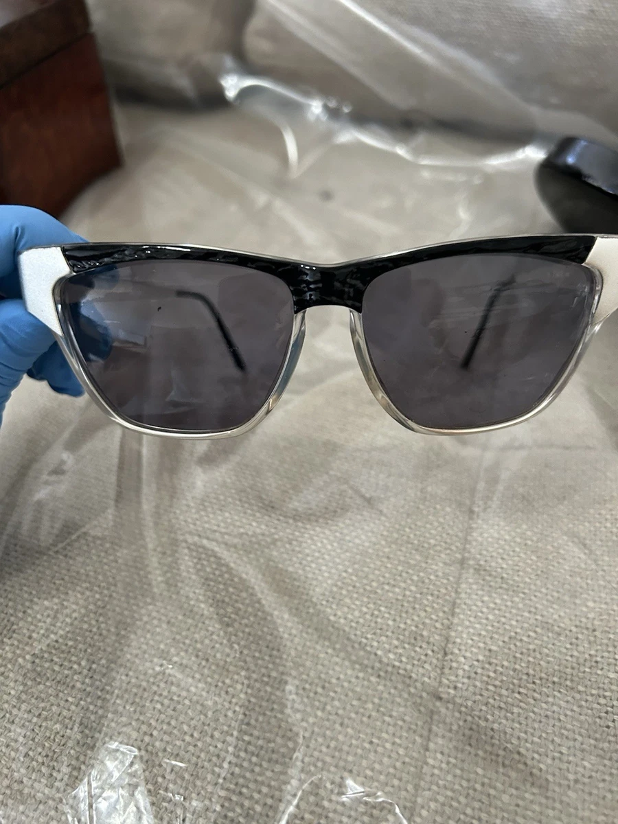 Sunglasses for Women with Vintage LAURA BIAGIOTTI for sale  display picture 3