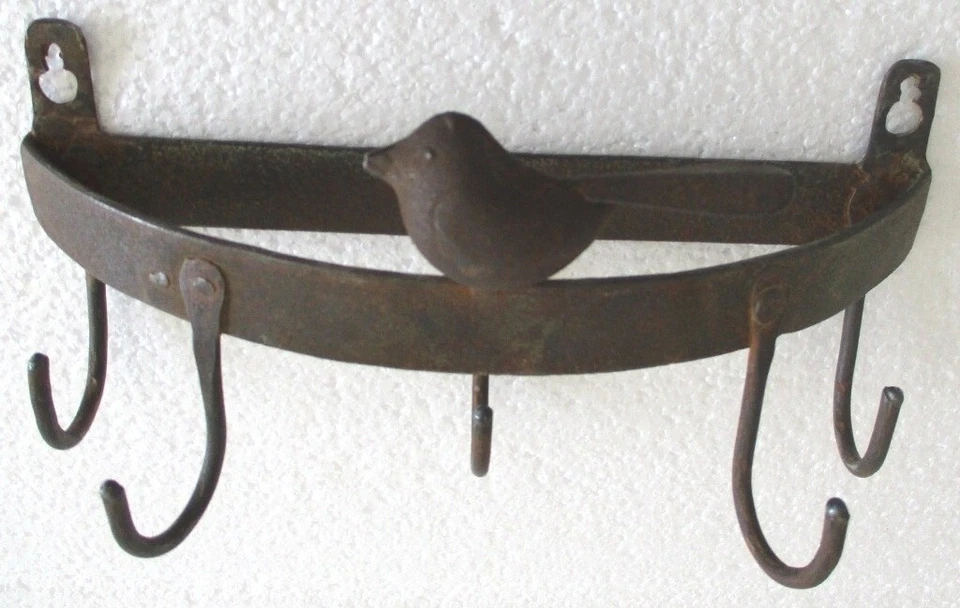 ANTIGUO ESTANTE PARA UTENSILIOS DE CARNICERO DE HIERRO GANCHOS SOPORTE PERCHA CON PÁJARO Foto 2 de 4