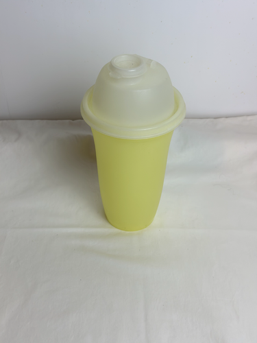 Tupperware Quick Shake 16 Oz Mixer Blender Shaker Yellow - Picture 4 of 5