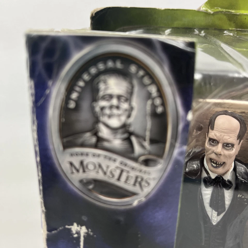 The Phantom of the Opera Figure Universal Monsters Diamond Select 2012 NIP READ - Image 4 of 4
