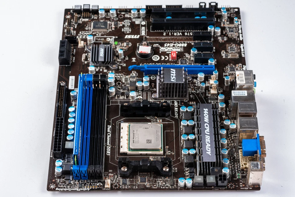 Placa madre MSI 880G-E45 Socket AM3 ATX 880G DDR3 AMD Phenom II lista para Windows XP Foto 3 de 4