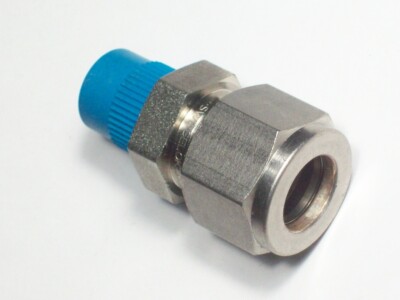 1 - Swagelok Connector Fitting, 1/2'' Tube x 1/4'' Male NPT,  SS-810-1-4