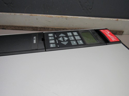 DANFOSS VLT5011PT5CN1STR1DLF00A00C0 380-500V 7.5KW/10HP DAMAGED BEFORE INSTALL ! - Picture 16 of 18