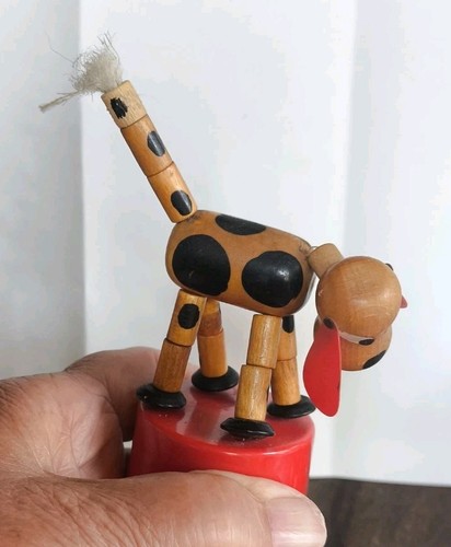 Alte Drückfigur/Wackel-Hund;11cm;Holz m.roter Kunststoffverkleidung,total bewegl - Bild 4 von 4
