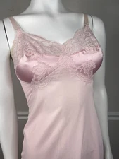 Vtg Gossard Artemis Full Slip Size 32 pink Nylon Lace satin pink Nightgown Dress