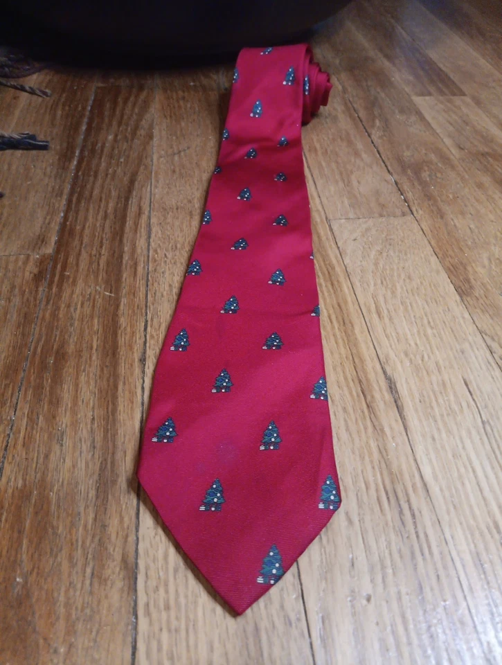 Vintage Pure Silk by Wembley Tie – Red Christmas Tree Holiday Necktie - Image 2 of 4