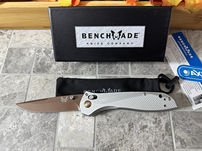 Benchmade 710 Axis Lock Manual Drop Point Plain Edge Pocketknife Silver/Brown