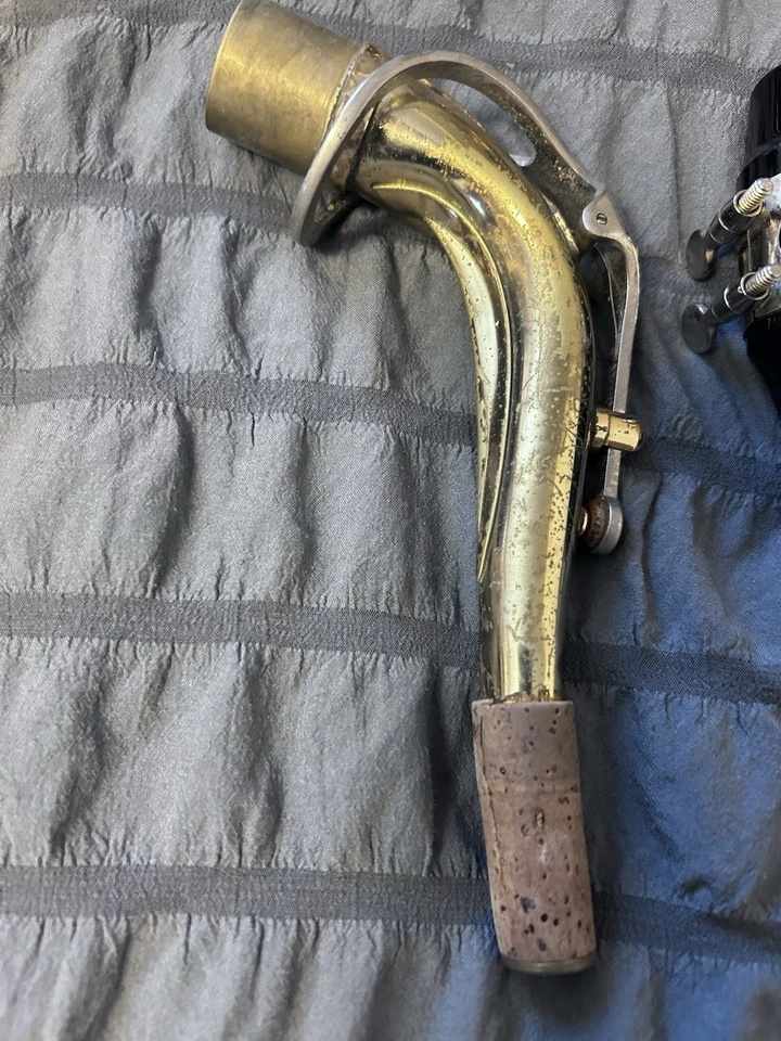 Винтажный альт-саксофон Selmer Aristocrat AS600 с чехлом ЧИТАЙТЕ, пожалуйста. - Изображение 2 из 4