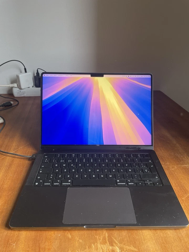 Apple MacBook Pro 14" M3 Pro · 18GB · 500GB, foto 2 de 4