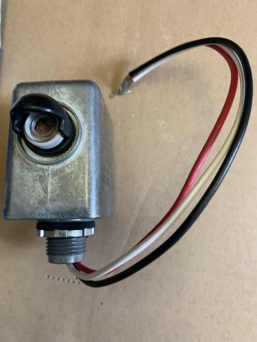Intermatic K4421M 120VAC 1800W Stem Photocontrol - Picture 2 of 3