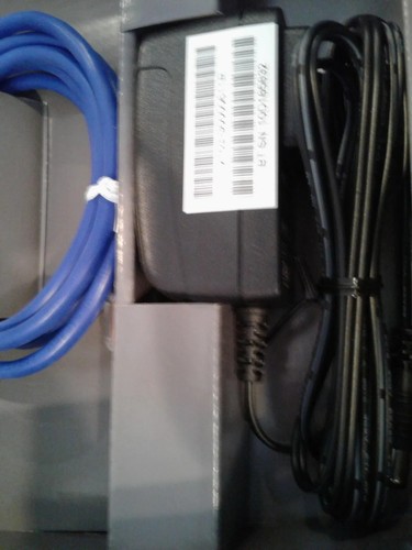 Linksys E1000 300 Mbps 4 Port 10 100 Wireless N Router. New Opened Box - Picture 4 of 4