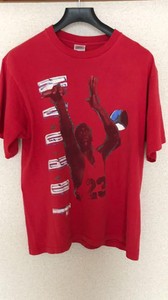 red jordan tee