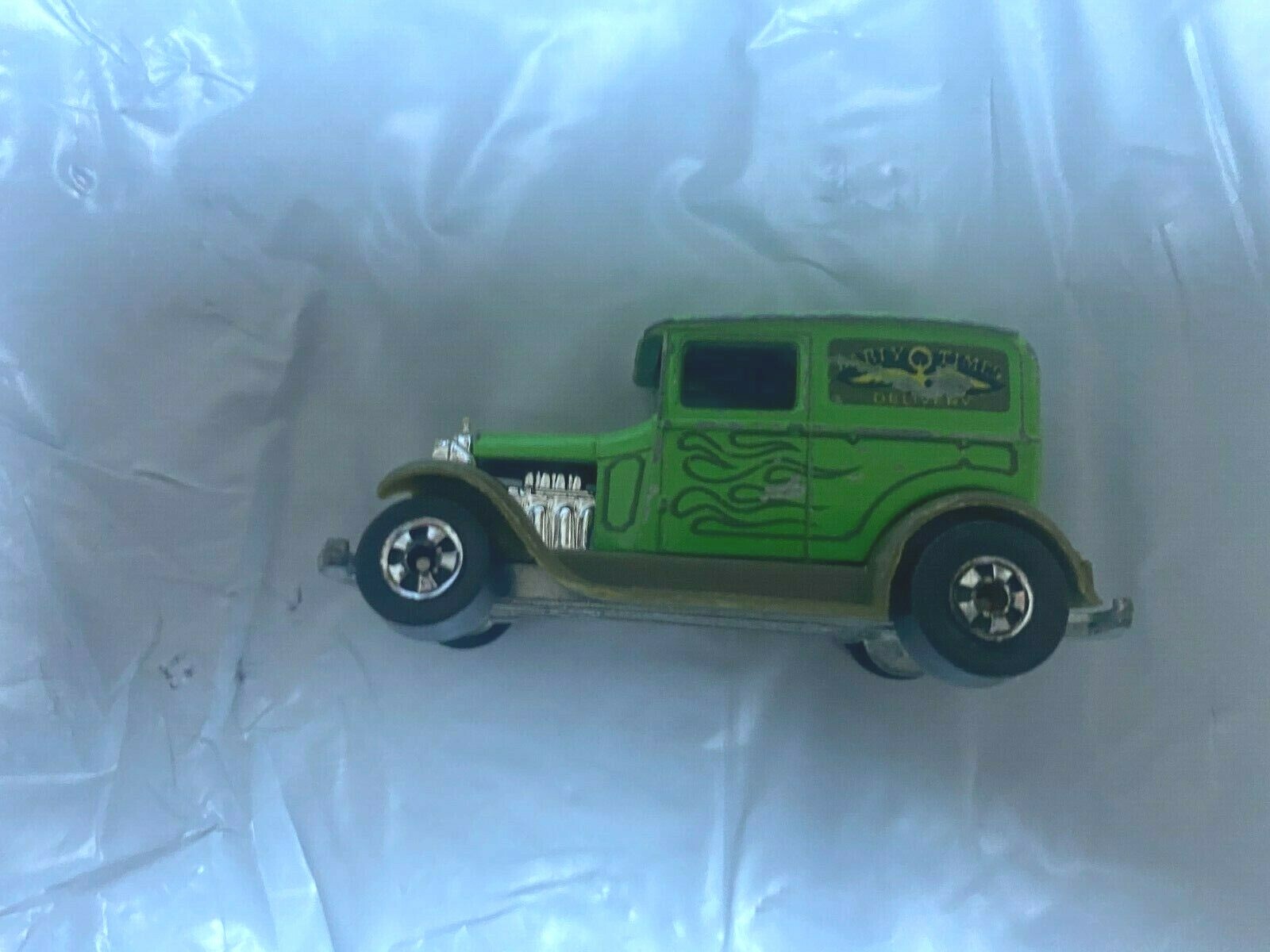 Picture 1 of 4