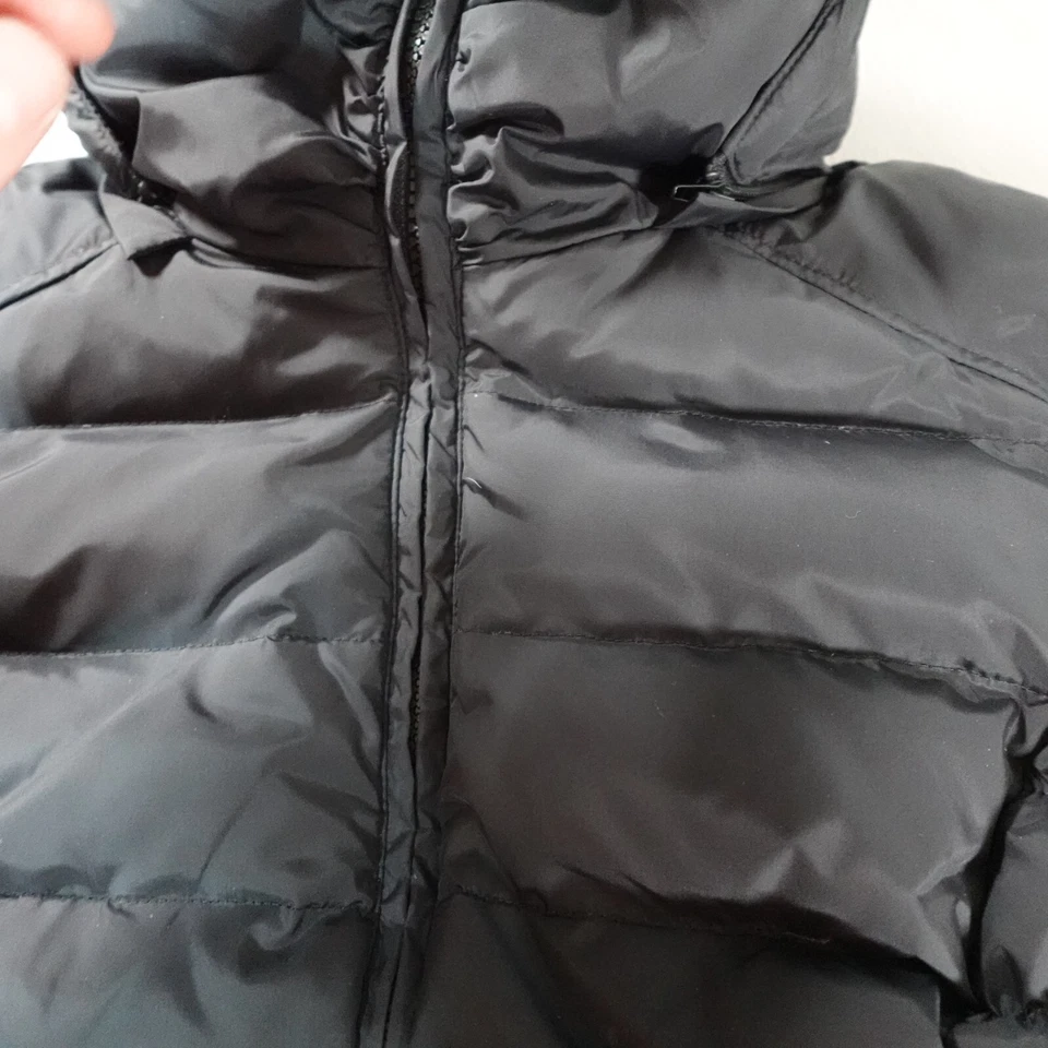 Chaqueta de plumón Covington para mujer mediana negra acolchada con cinturón burbuja abrigo para nieve al aire libre Foto 4 de 4