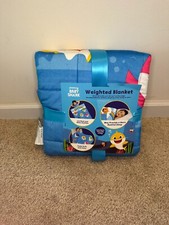 Pinkfong Baby Shark Kids Weighted Blanket 4.5lb 36 x 48 inch brand new