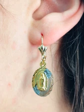 Aretes Para Mujer De La Virgen De Guadalupe,14K Oro Laminado De Tres Oros, MODA.