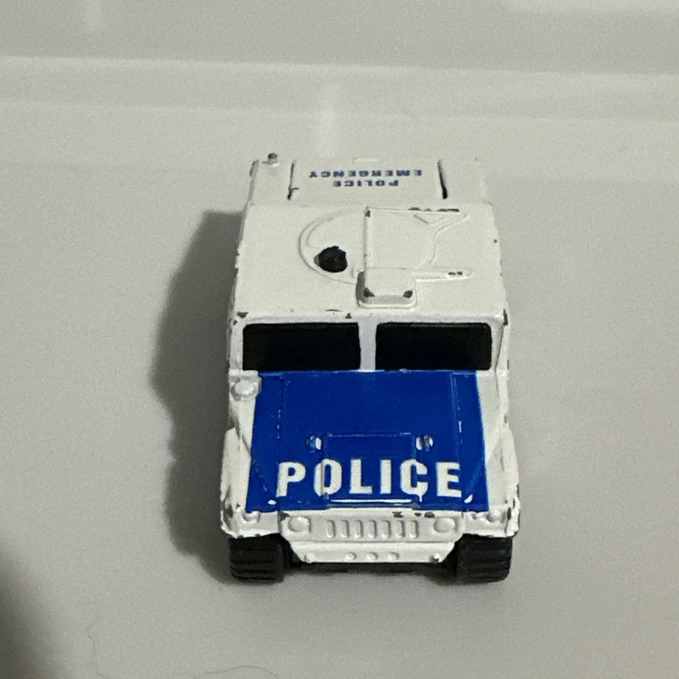 1994 Tyco Matchbox White Hummer Police Emergency Vehicle - Image 4 of 4