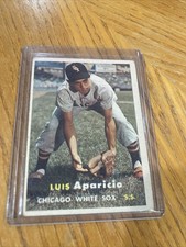 Top 10 Luis Aparicio Baseball Cards 24