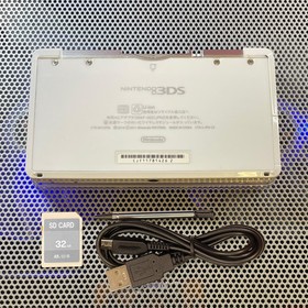 Nintendo 3DS Console Region Free Very Good Cond 32GB SD USB Cable Stylus Tested