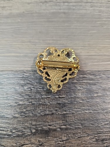 Vintage brooch, Gold tone, heart shaped, floral design - Picture 2 of 3