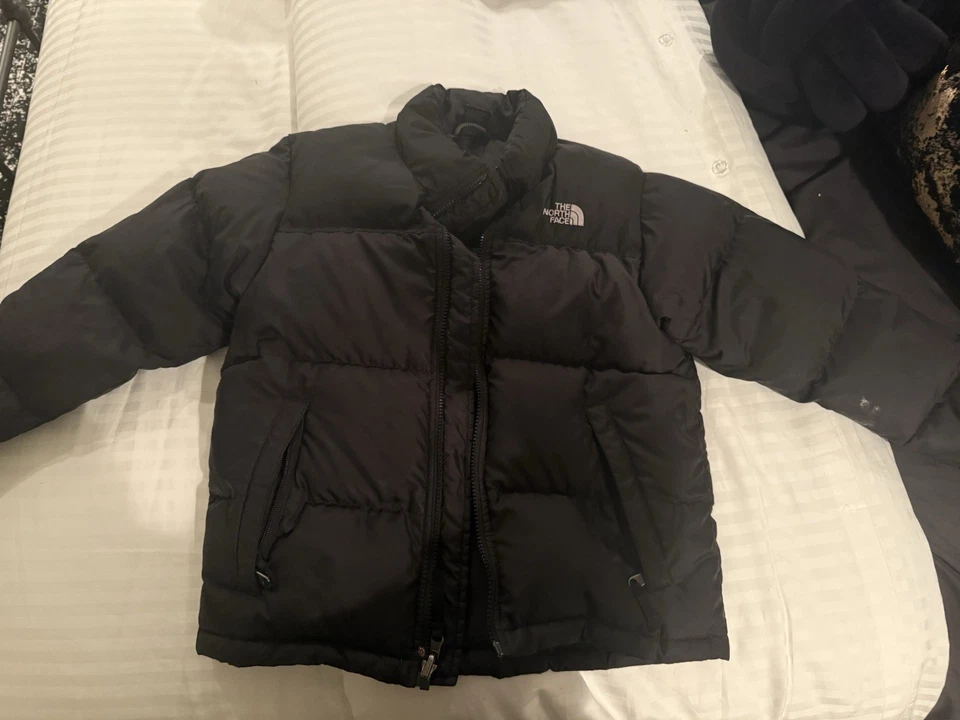 Abrigo North Face, nuevo sin etiquetas, talla niño pequeño Foto 2 de 2