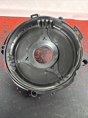 Dyson DC40 Animal Vacuum Motor Housing Cover Assembly Replacement Part 922633-01 - Picture 2 of 2