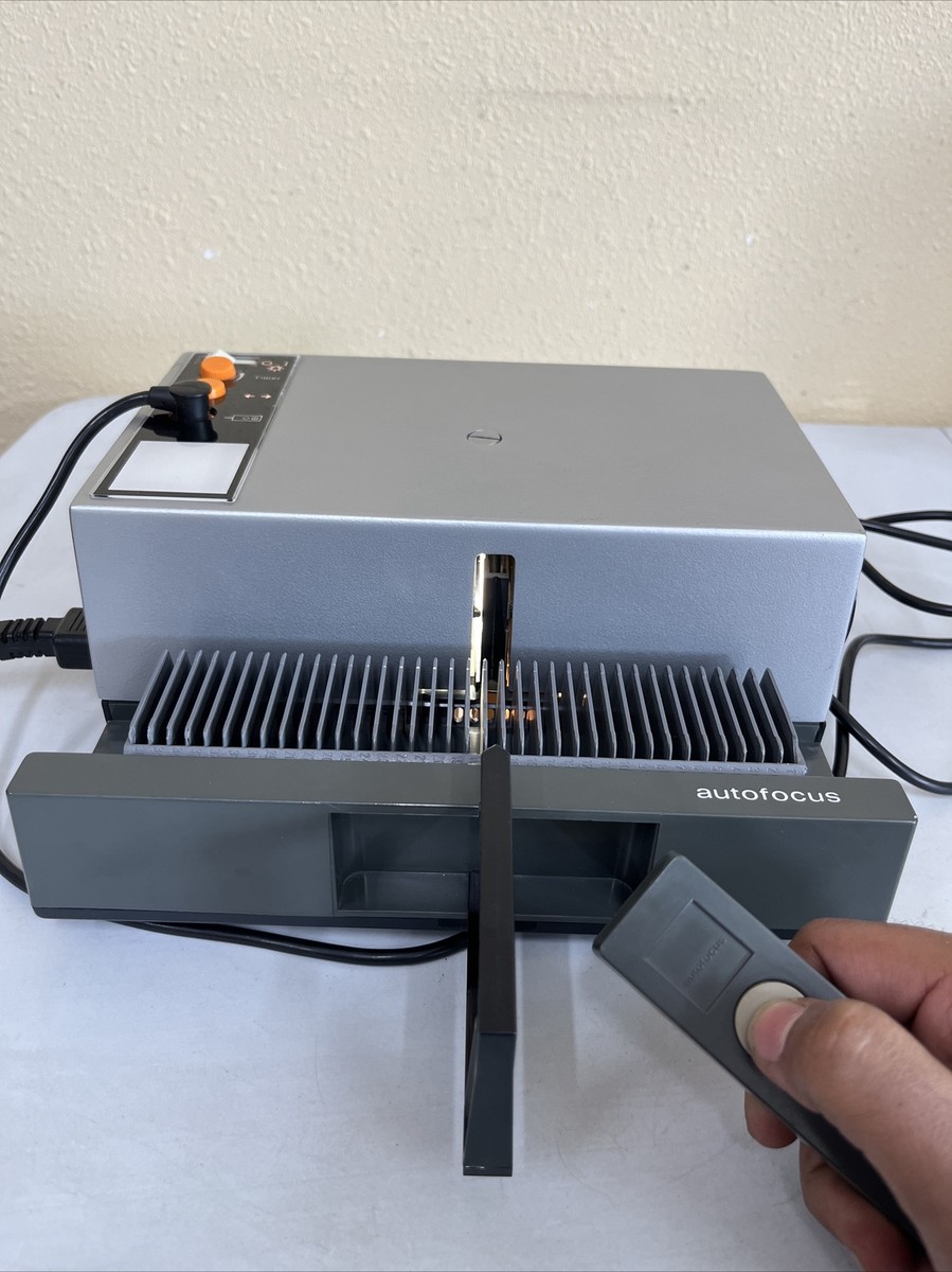 Rollei P350A Slide Projector With Remote and Slide Cartridge
