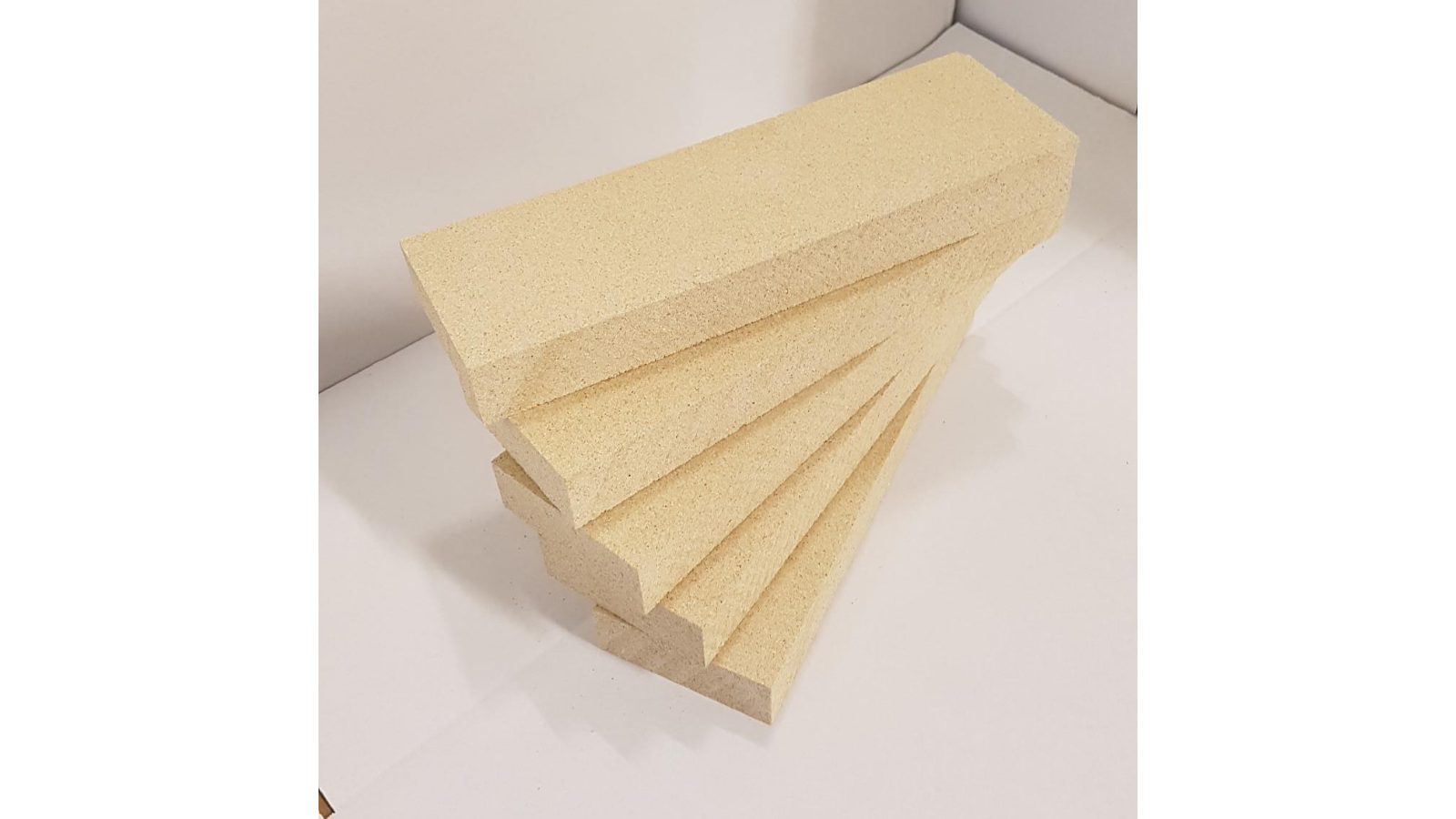 25 x Vermiculite Stove Bricks, Lightweight Fire Brick 230mm x 70mm x