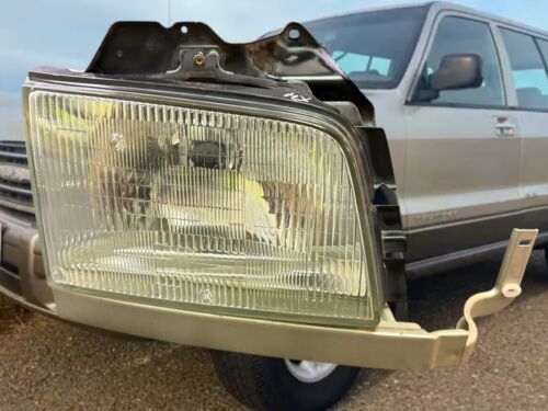 Isuzu Trooper 3.5L 4X4 Passenger Front Right Headlight Lamp 1999-2002 OEM