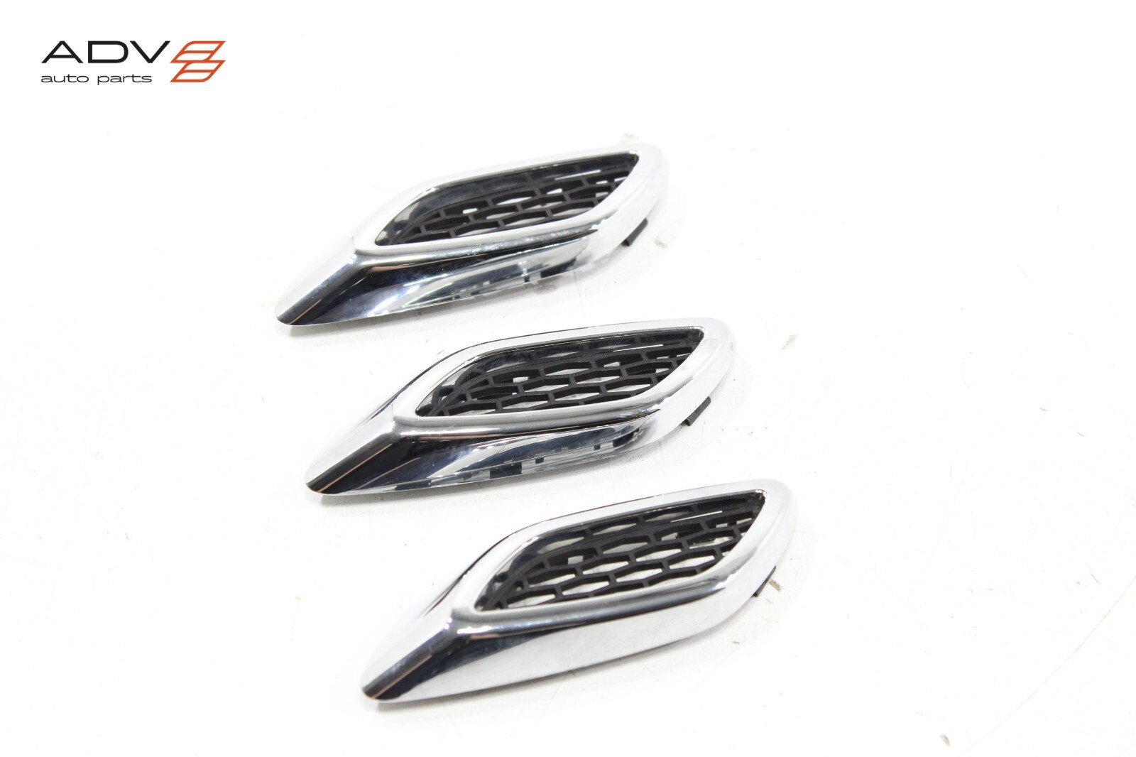2017 - 2020 MASERATI LEVANTE FRONT RIGHT SIDE FENDER VENT GRILLE MOLDING OEM SET