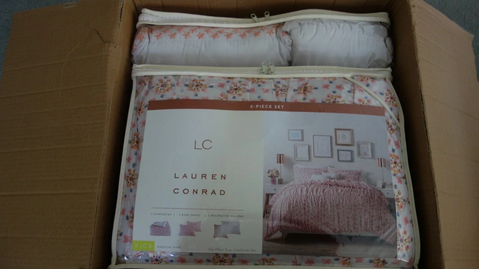 Juego de 5 piezas LC LAUREN CONARD KING/CALKING: 1 edredón, 2 sham y 2 almohadas decorativas Foto 2 de 4