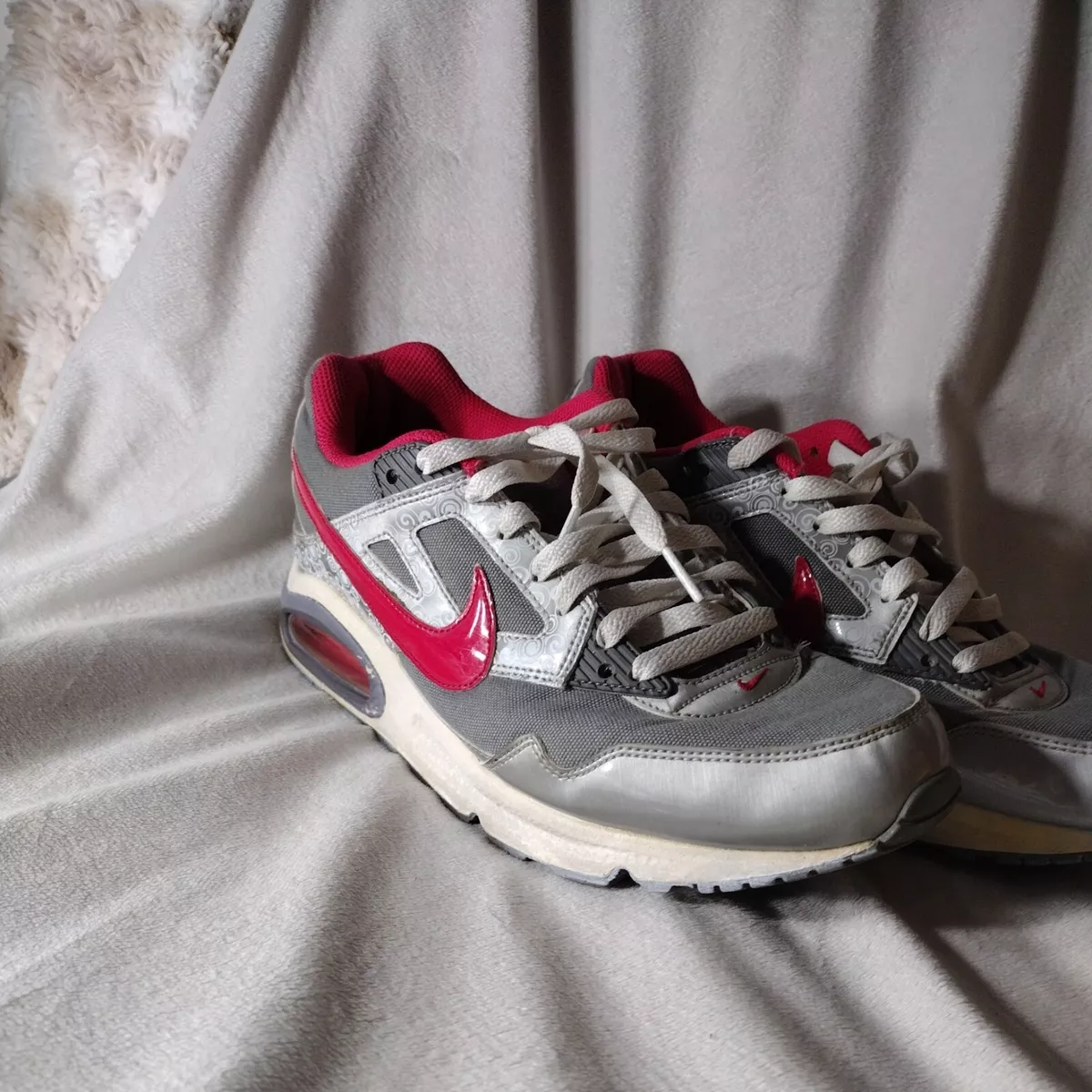 Nike Air MAX SKYLINE Women s Size 11 Training Running Shoe Berry
