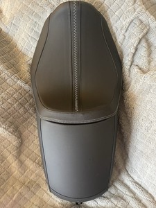 HARLEY-Davidson 24-25 Street Glide / Road Glide Original Seat OEM 52000631