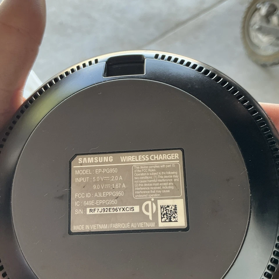 Samsung быстрая зарядка EP-PG950 (EP-PG950TBEGUS) беспроводной кабриолет - черный - Изображение 2 из 3