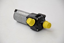 Mercedes-Benz W163 M-Klasse Umw&auml;lzpumpe Zusatzwasserpumpe A0018356064