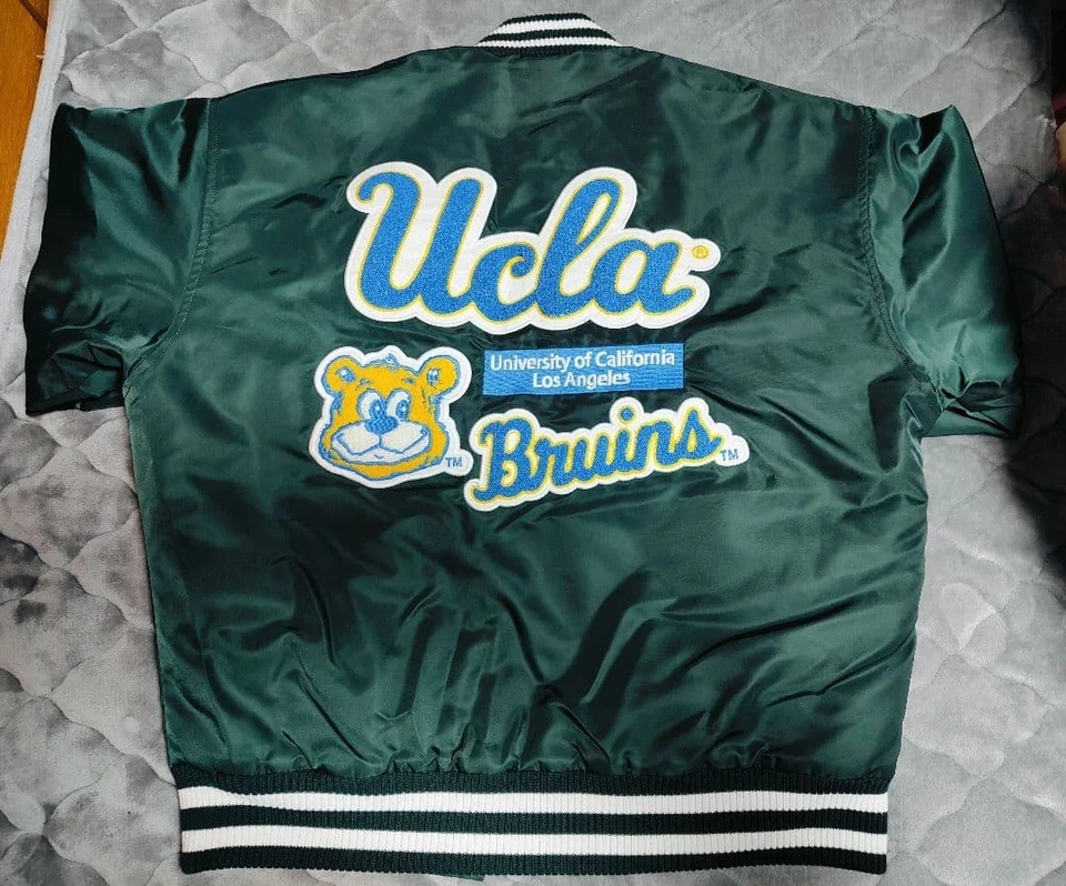 UCLA Nylon Bordado Estadio Jumper Estadio Jumper GRATIS - Imagen 3 de 4