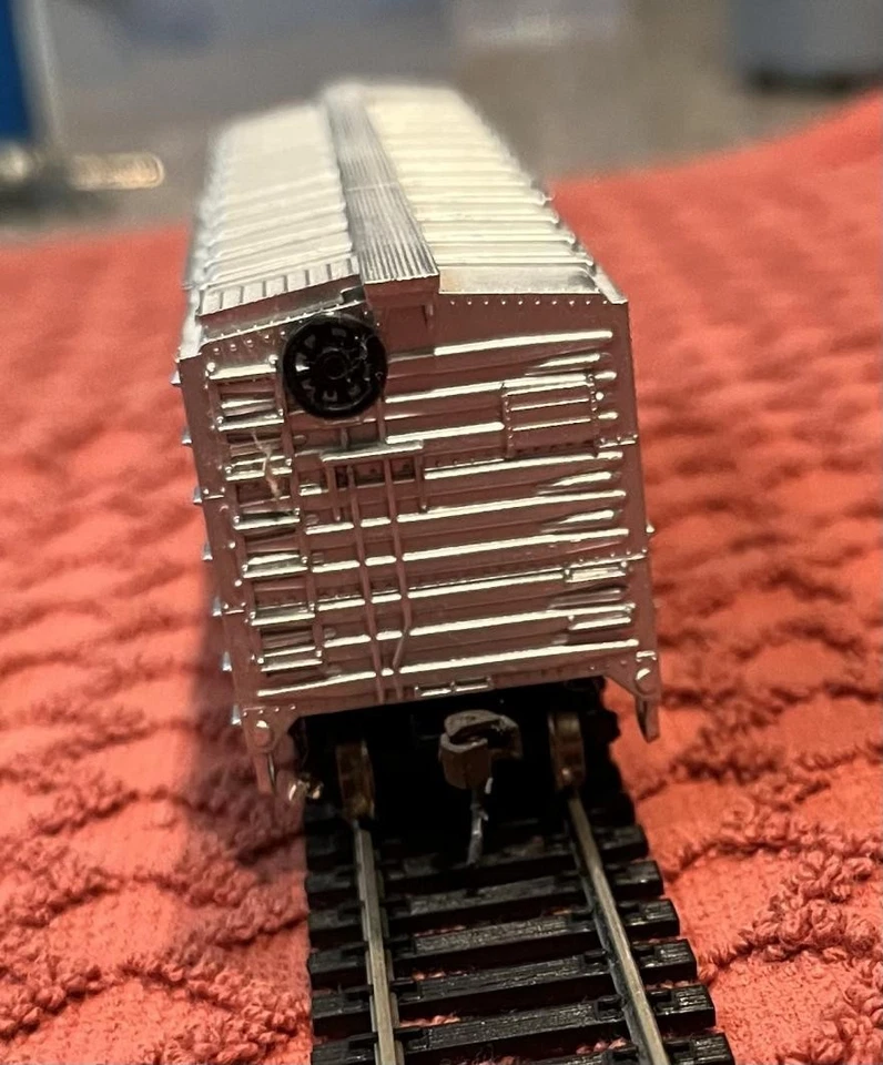 Walthers 931-1482 HO Denver & Rio Grande Western Track Cleaning Boxcar #69035 - Image 2 of 4