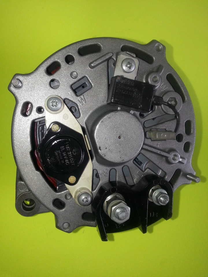 Mercedes Benz 500SEC 1984 to 1985 V8/5.0L Engine 70AMP Alternator  - Image 4 of 4