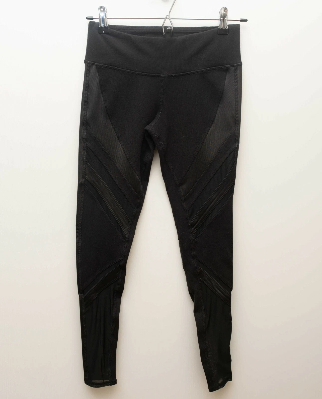 alo-yoga mesh design leggings