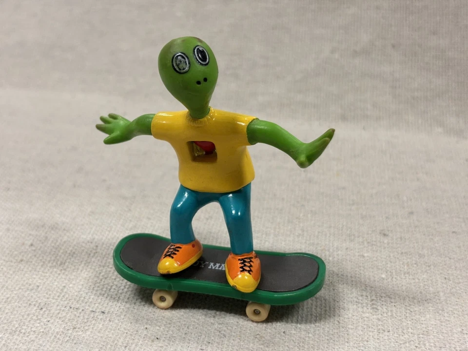 Figuras de acción Tech Deck Dudes Industries Turtle Boy 2002 con monopatines Foto 2 de 4