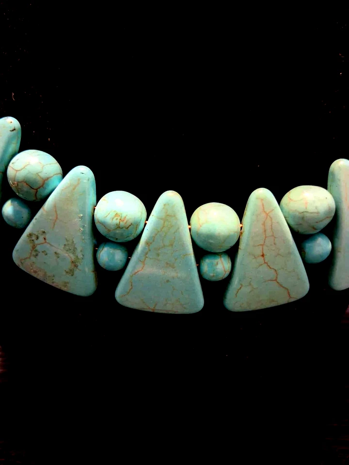 SOUTHWEST TURQUOISE BEADS & PYRAMID SHAPED COLLAR ARTISAN MADE NECKLACE - Image 2 of 4