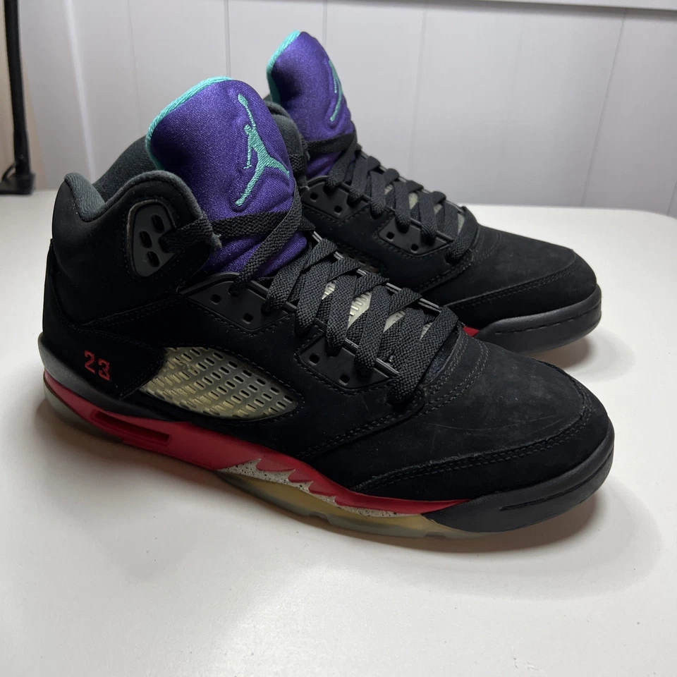 Tamanho 7Y (GS) - Jordan 5 Retro Top 3 Preto 2020 - Imagem 2 de 4